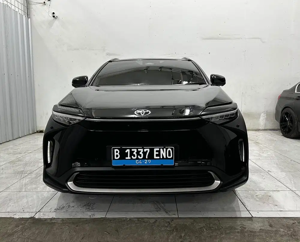 Toyota BZ4X EV 2023 Wallcharger Nama Pribadi Seperti Baru