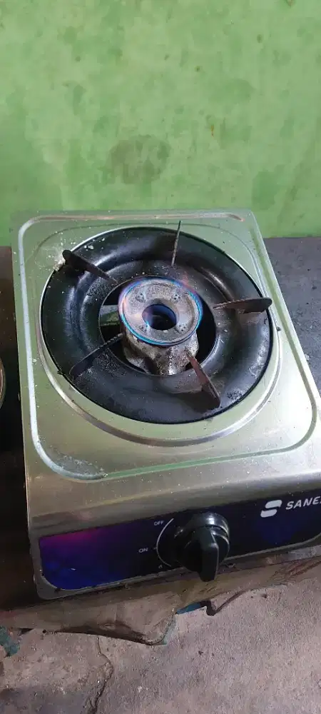 Kompor dan selang regulator