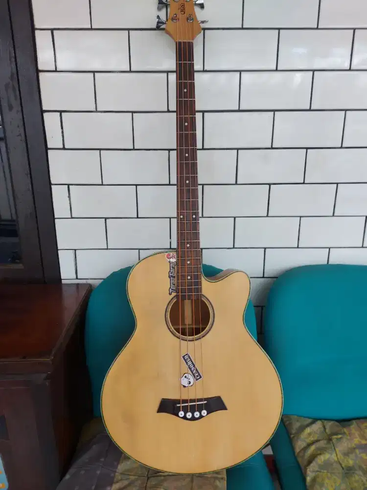 Bass akustik elektrik JGS