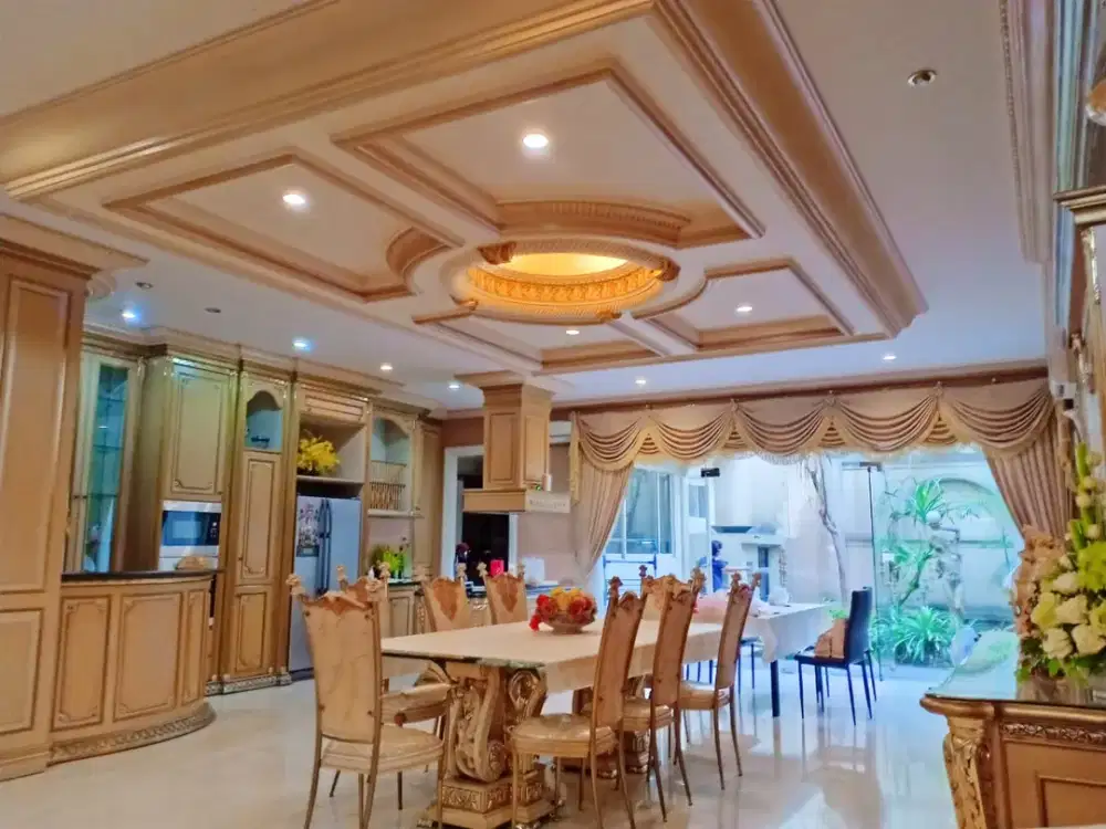 Dijual Rumah Mewah di Araya Tahap 2, Surabaya