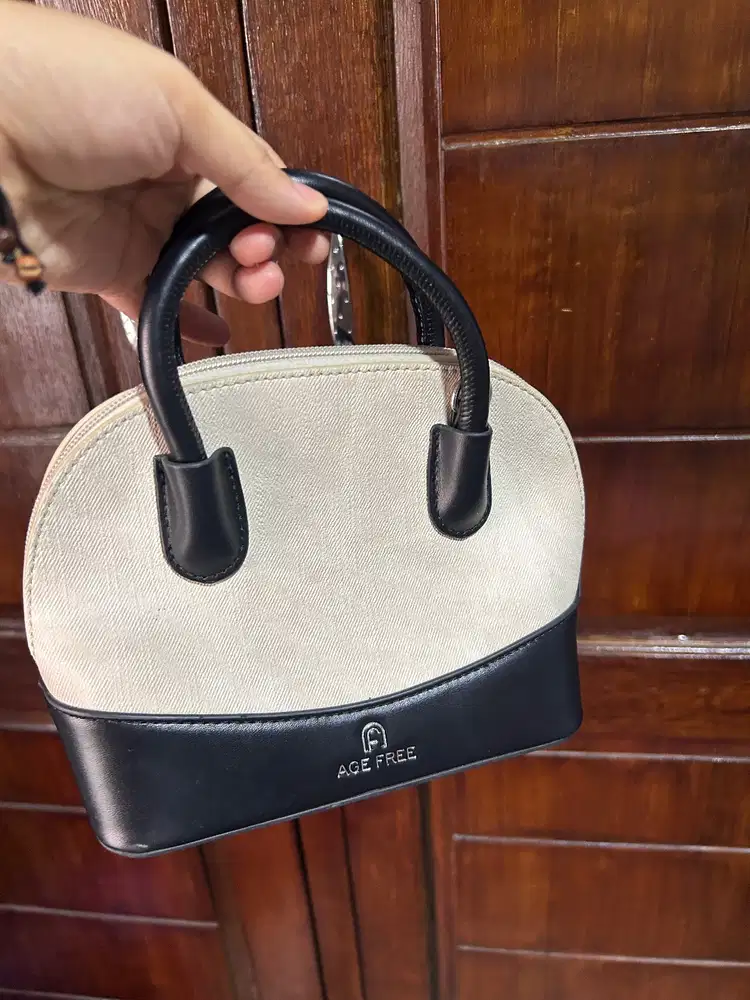 Preloved slingbag age free