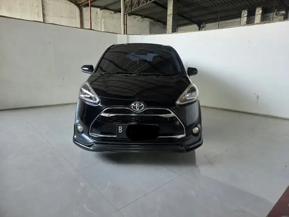 Toyota Sienta Q AT ( Matic ) 2016 / 2017 Hitam Jua kondisil apa adanya