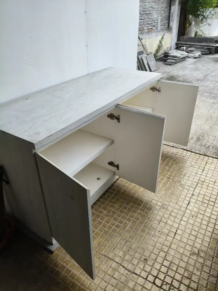 Lemari Dapur Bawah