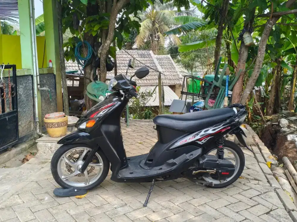 Mio sporty warna hitam yamaha