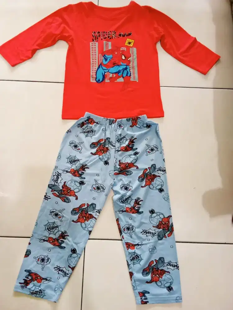 Set piyama anak cowo motif spiderman