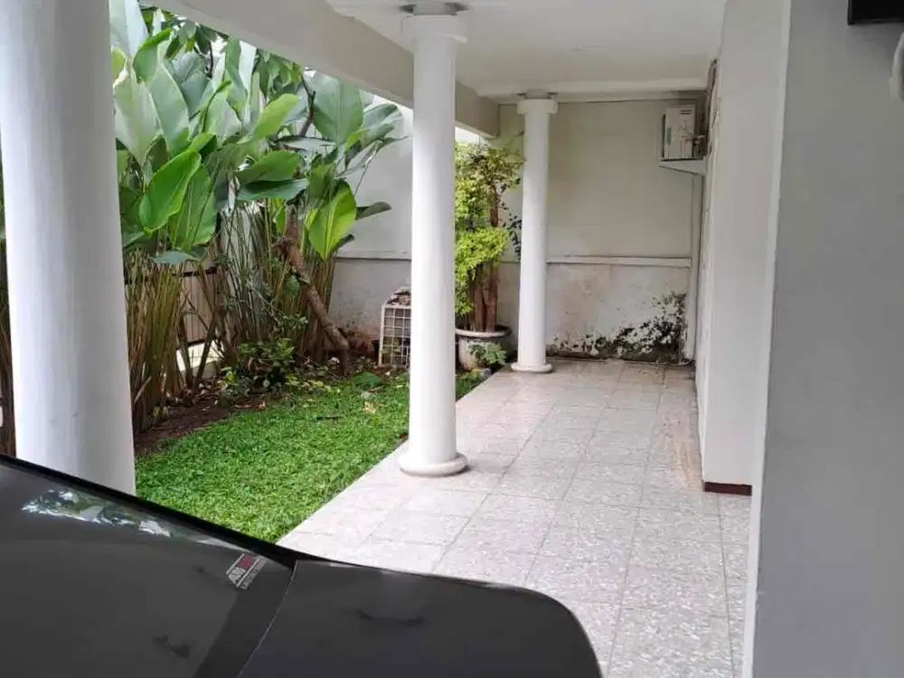 Disewakan rumah rapi terawat bisa untuk silent office di senopati jakarta selatan