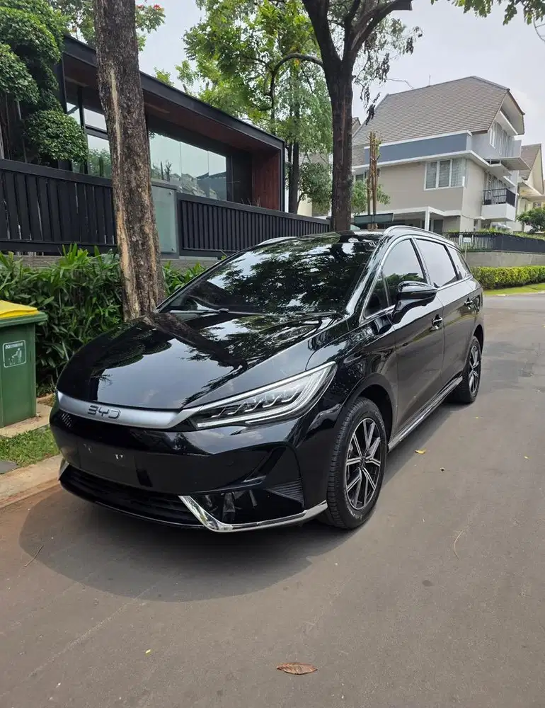 CASH!!! BYD M6 Superior Captain 6 Seater A/T 2024