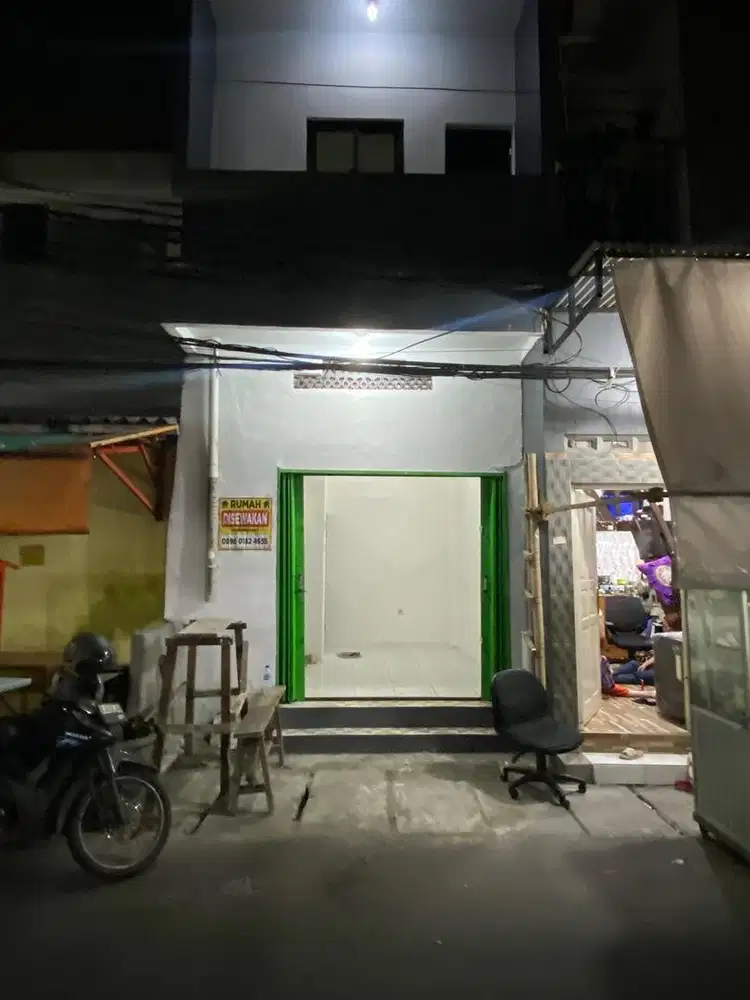 Ruko Pinggir Jalan Jembatan Besi