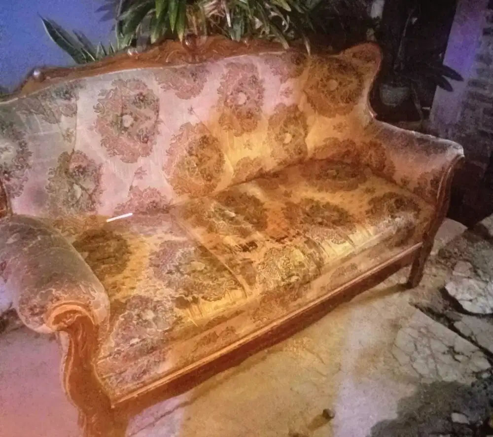 bangku sofa minus