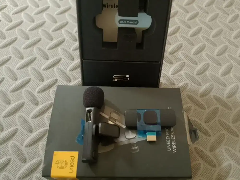UNEED Wireless Microphone Type C Clip On Portable Plug n Play