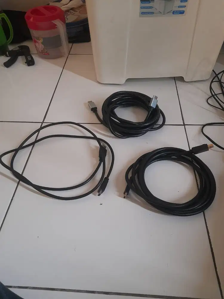 Kabel HDMI dan Display port