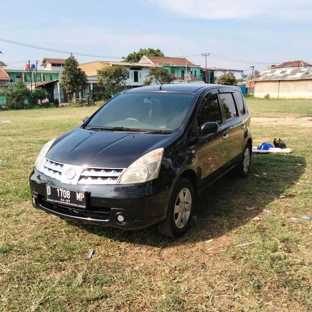Nissan Livina 2010 Bensin
