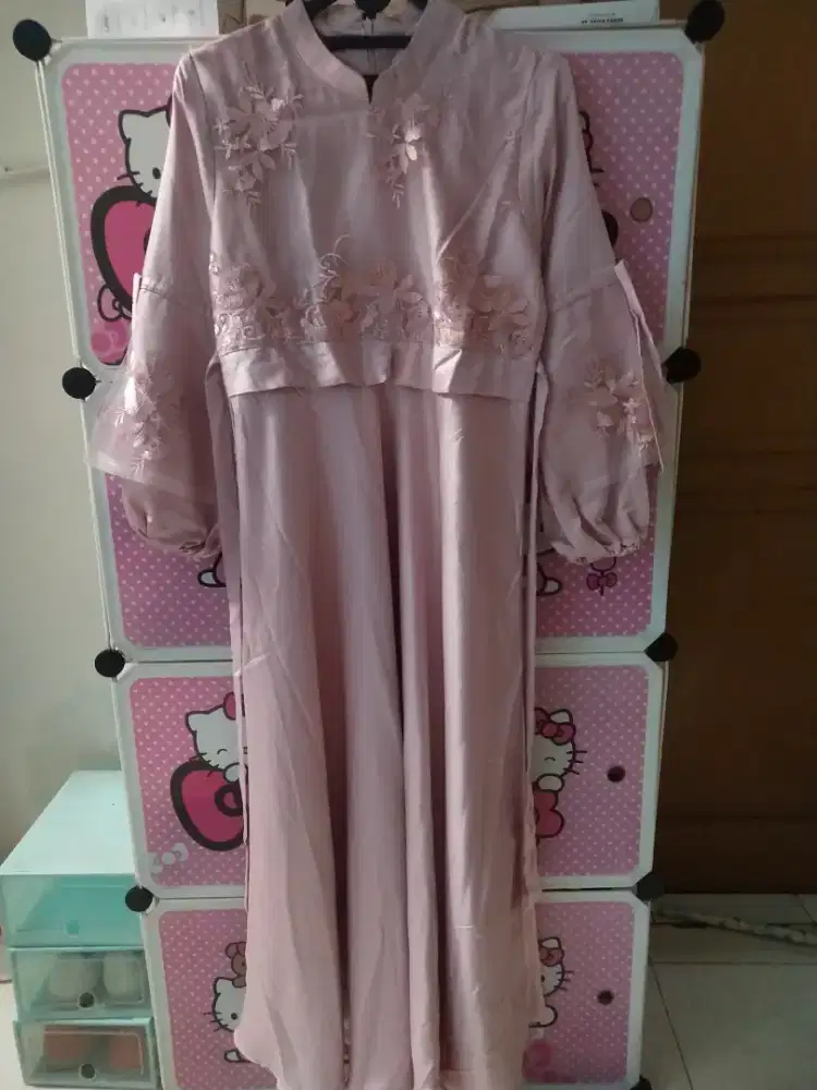Gamis pesta wanita