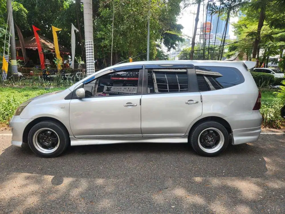 Nissan Grand Livina 2007 Bensin