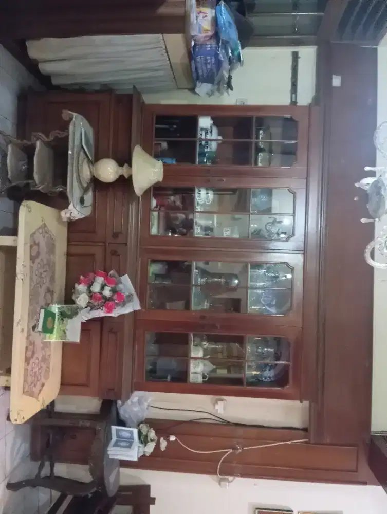 jual lemari kaca
