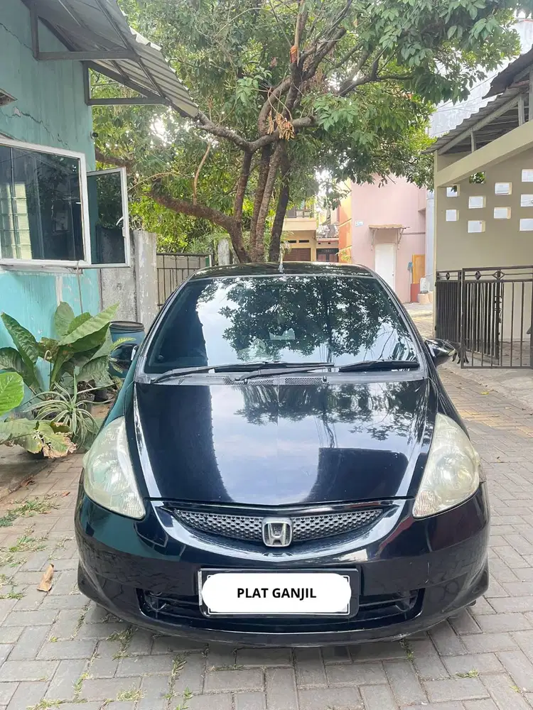 DIJUAL HONDA JAZZ 2007 i-DSI TRIPTONIK 7-SPEED AUTOMATIC – HITAM METAL