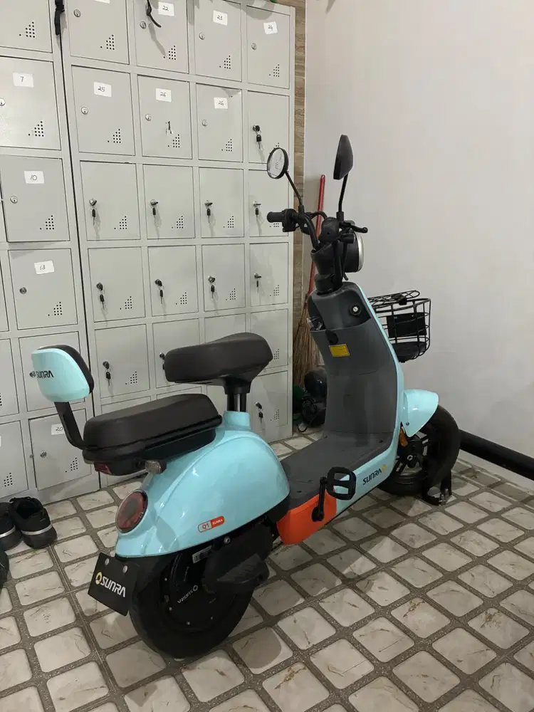 Sepeda Listrik merek SUNRA QAI Biru