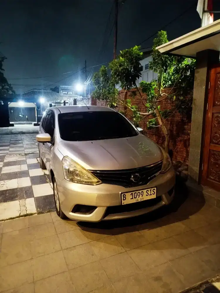 Nissan grand Livina SV Automatic th 2014