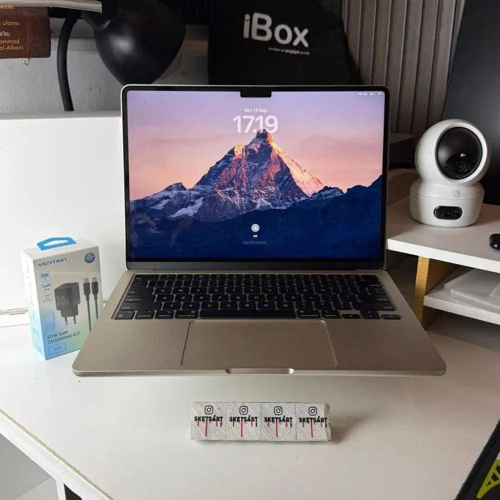 MacBook Air M2 8/256gb Starlight iBox Battery Health 100%