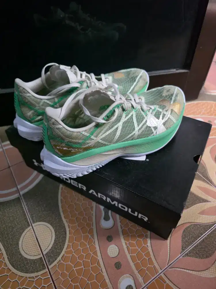 Under armour volocity elite 2 size 45 29cm