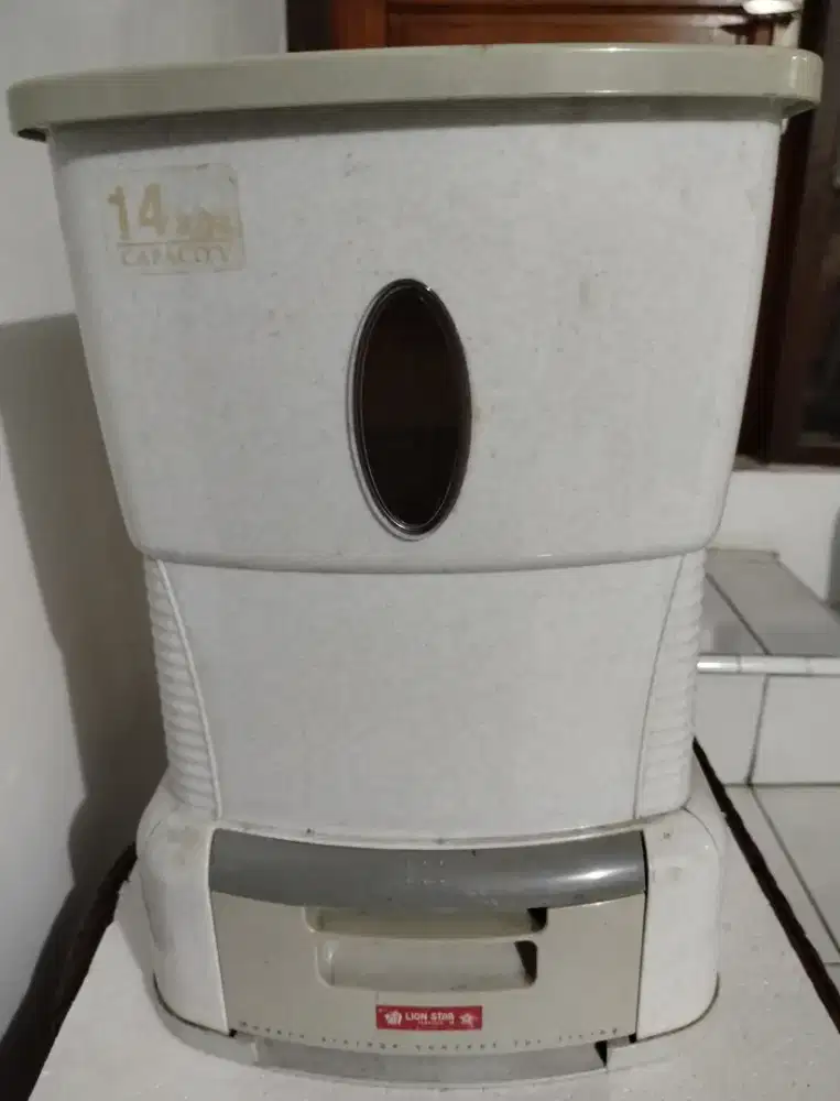 Tempat beras/dispenser beras Lion Star