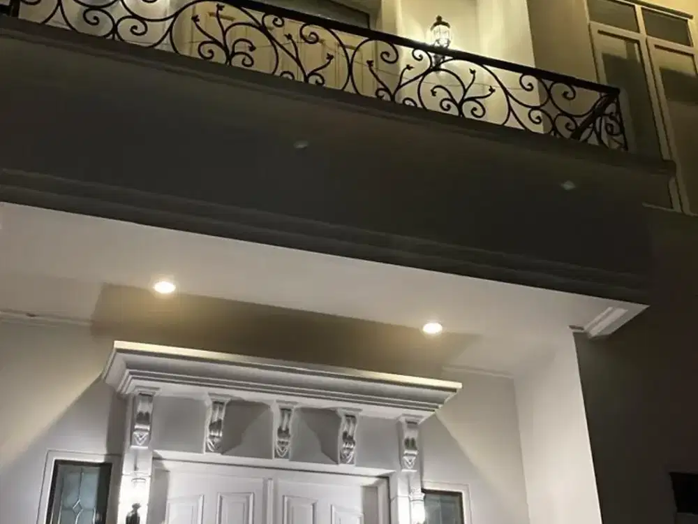 DIJUAL CEPAT RUMAH LUAS MEWAH 7 KAMAR TIDUR 5 KAMAR MANDI SEMI FURNISHED DI RUMAH ELANG LAUT, PIK, PANTAI INDAH KAPUK