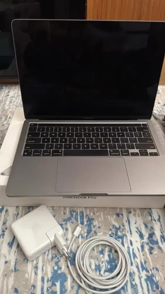 Macbook Pro 13 inch M2 2022 8/512