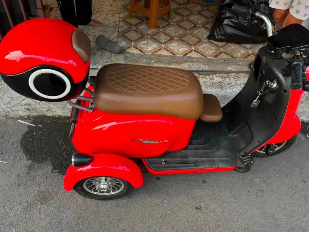 SEPEDA MOTOR LISTRIK