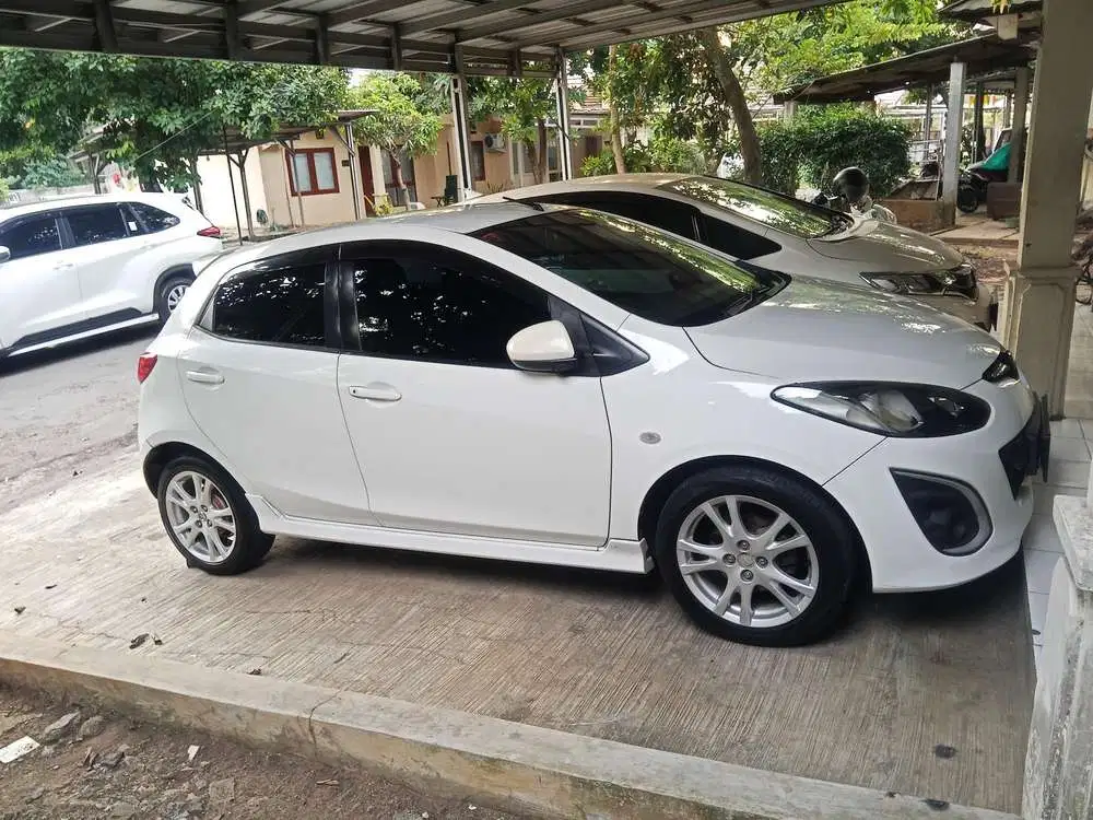 Mazda 2 2011 Bensin