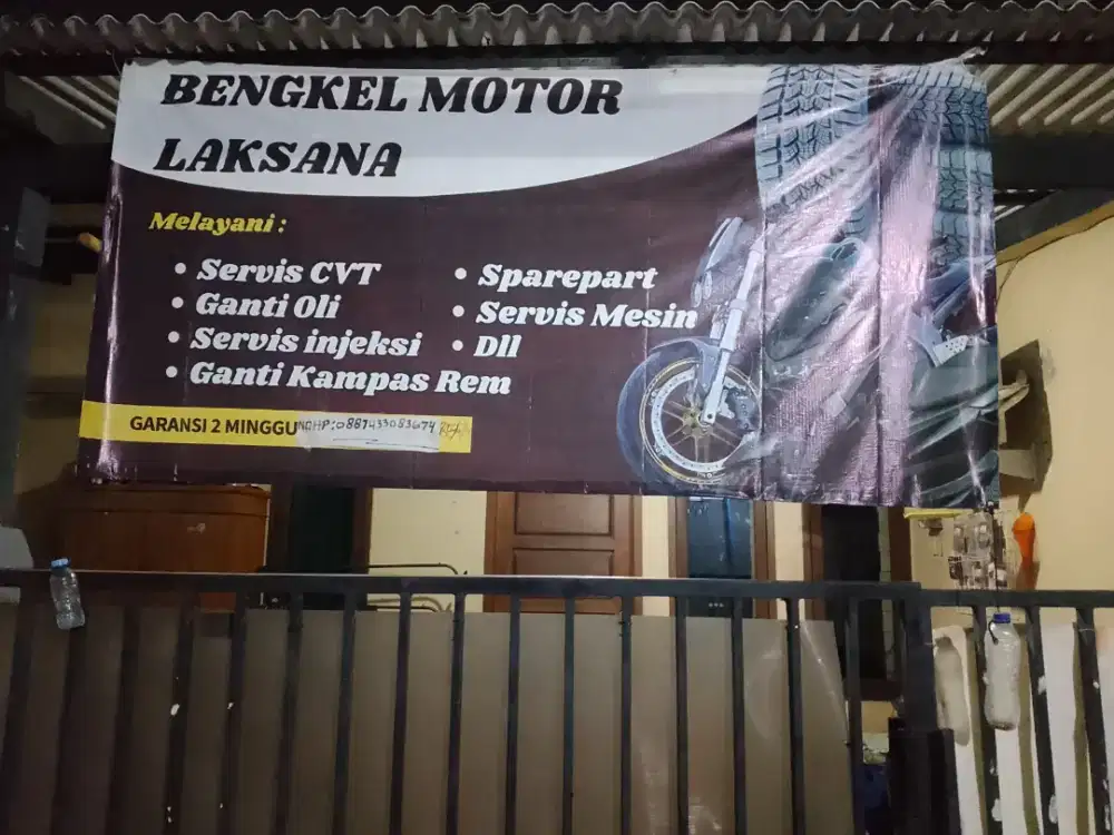 Bengkel motor laksana