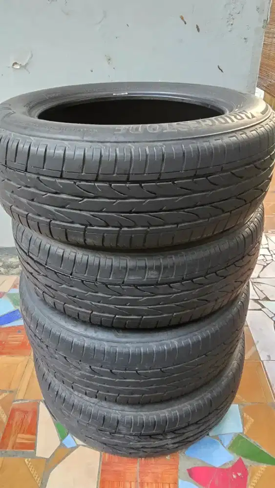 Ban Bidgestone Alenza R17