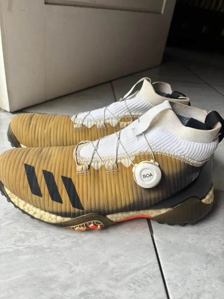 Sepatu Adidas BOA
