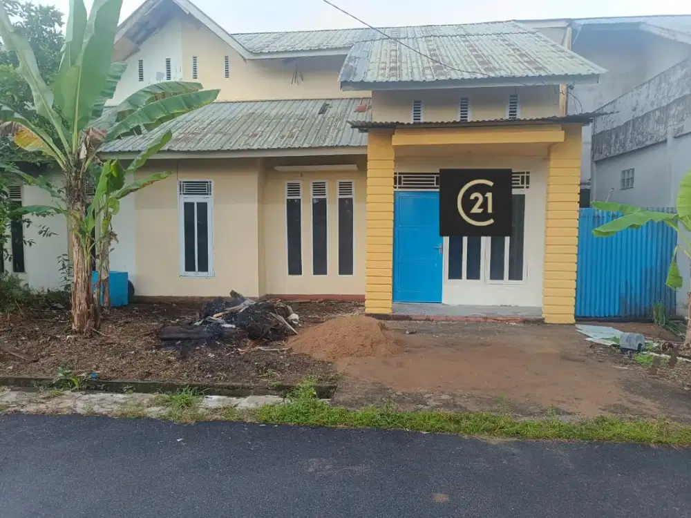 Rumah Dgn Halaman Luas di Jln. Purnama Agung 7 Pontianak