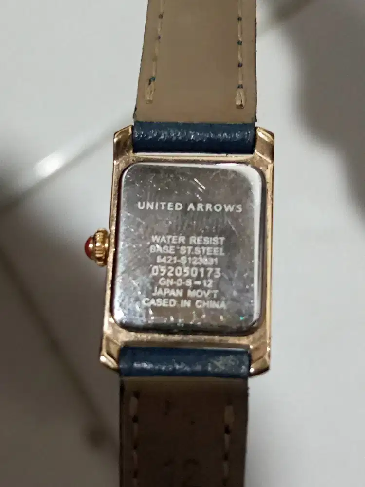 Jam tangan wanita kulit bekas seperti baru United Arrows