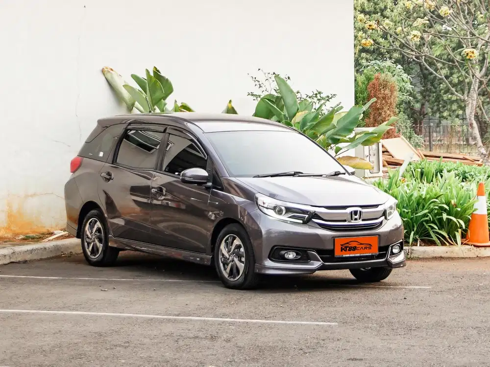Mobilio E AT 2020 nik 2019
Grey