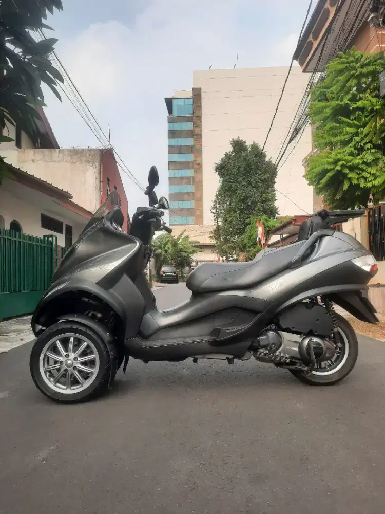 Di Jual Piaggio mp3 250cc RL Tahun 2008