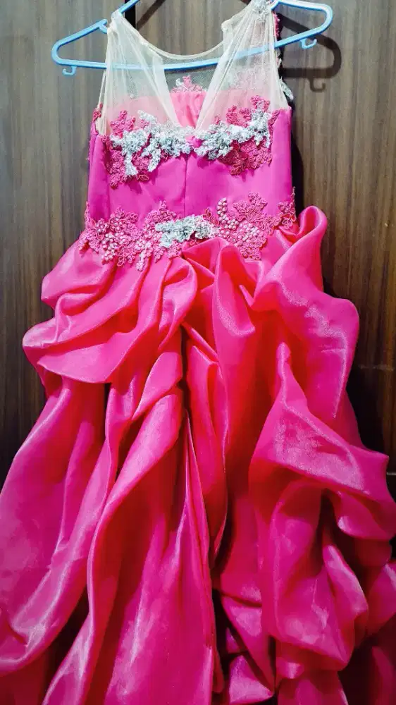 Dress pesta mewah