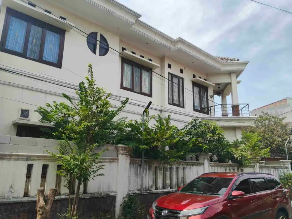 RUMAH MEWAH DI TAMAN BUARAN INDAH 1