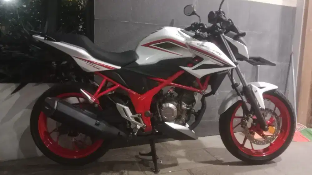 Di jual CB 150R tahun 2016 ss lengkap