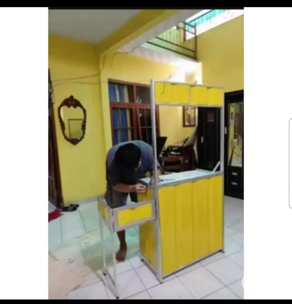 Rombong Knockdown, Booth Portable Semi Container, Booth Portable Kayu