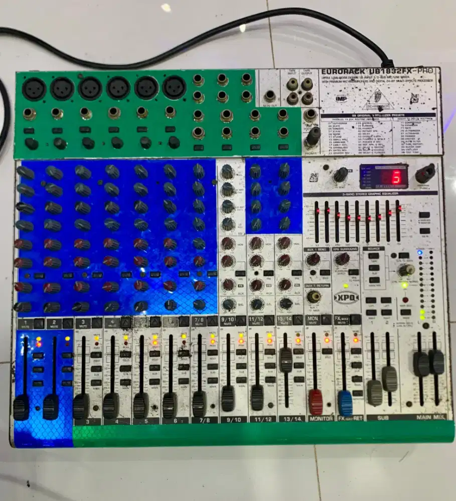 MIXER BEHRINGER EURORACK UB1832-FX PRO