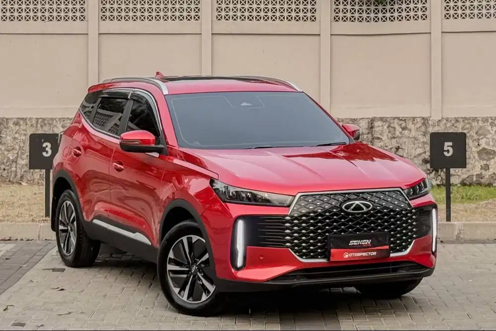 Chery Tiggo Cross 1.5 CSH Hybrid Sunroof AT 2025 Merah, FULL RECORD!!