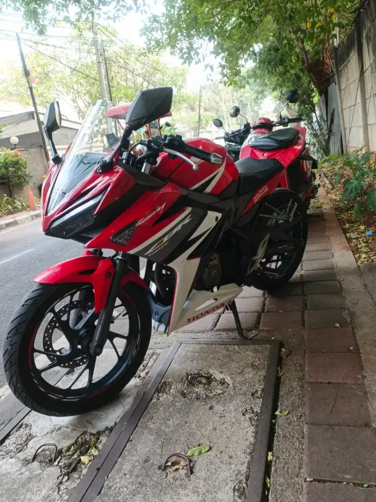 Cbr150r 2016 plat B
