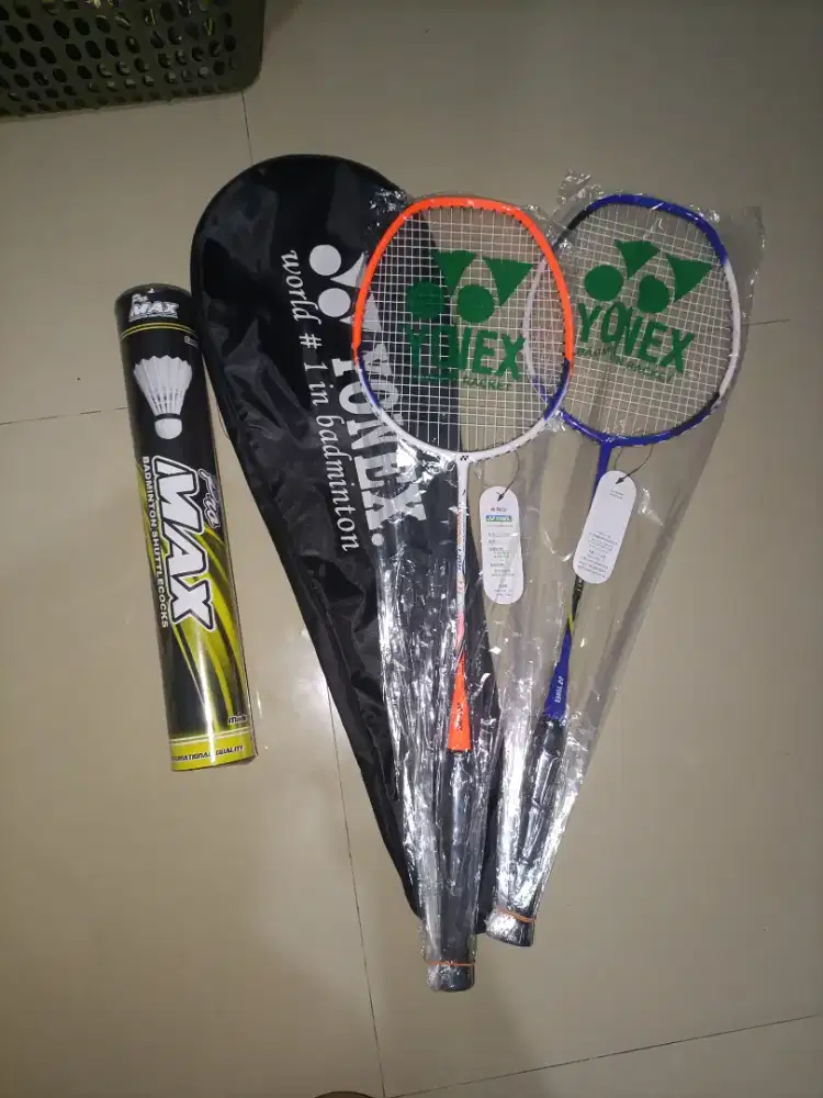 Raket Badminton Komplit