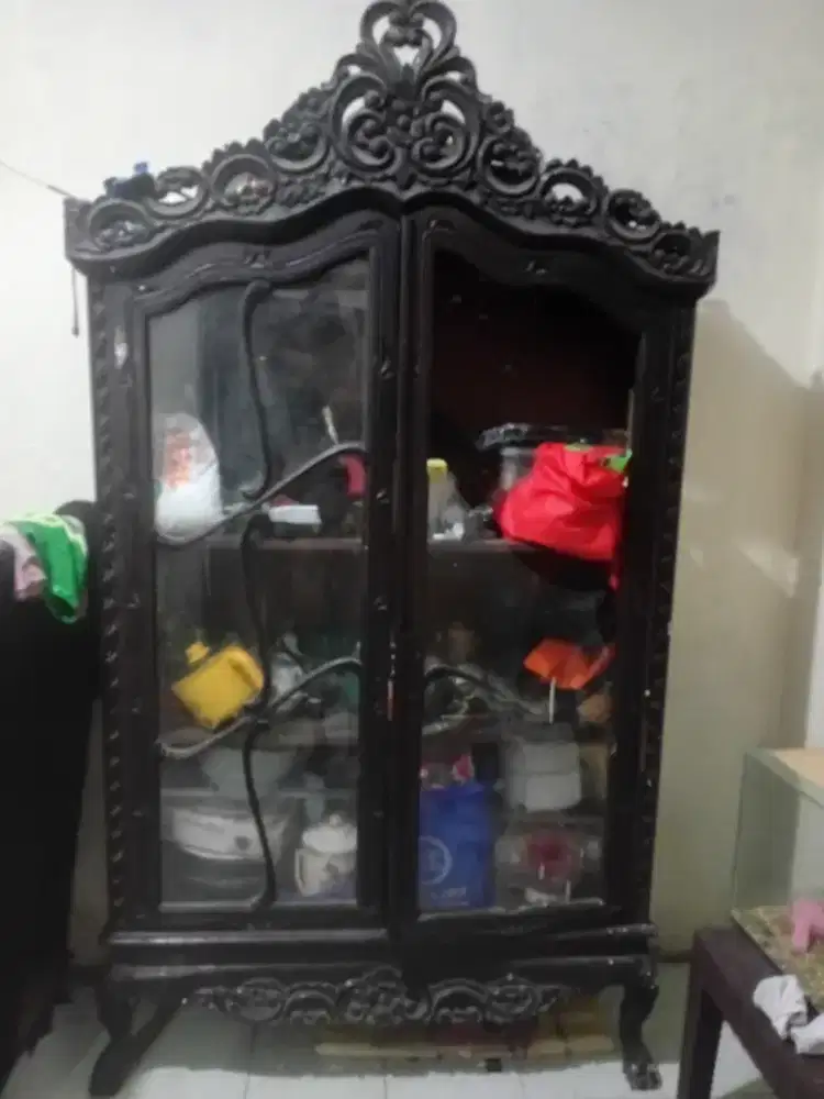 Lemari Ukir kayu Murah dari tahun 1990