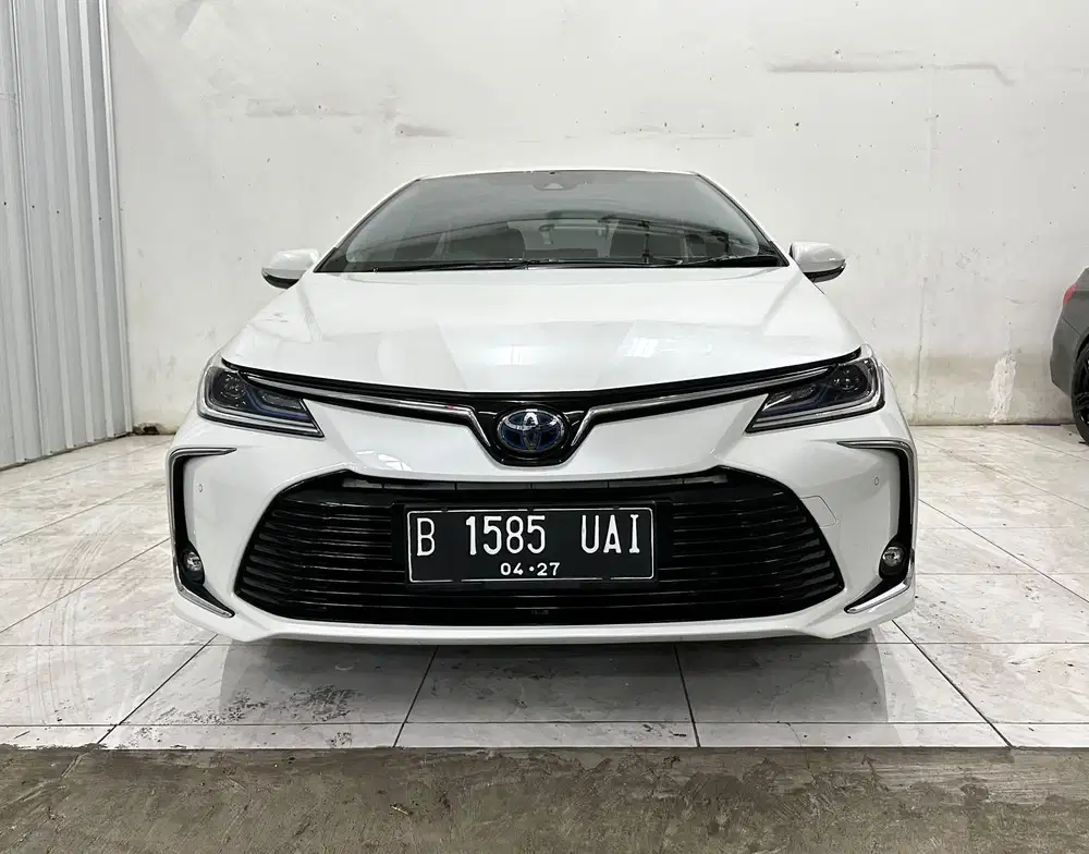 Altis V Hybrid 2022 Faktur Nama Pribadi Istimewa Sekali Seperti Baru