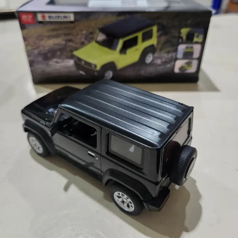 Mobil Suzuki Jimny Off Road SUV Alloy Diecast Model Lampu Ban mainan