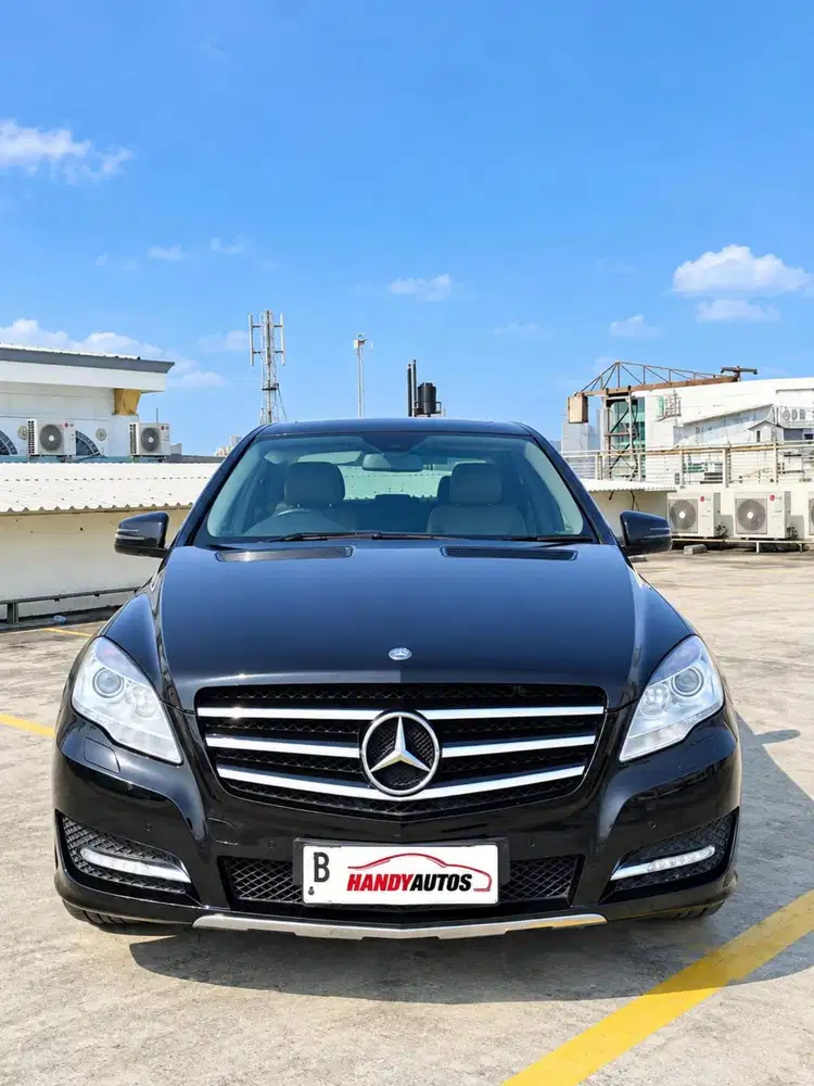 Mercedes Benz R300L CBU Sunroof 2010 Automatic Hitam Metalik