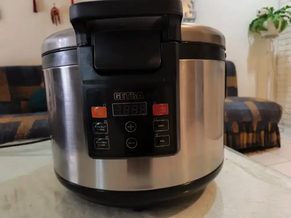 Preloved Getra Rice Cooker SH 8600 E