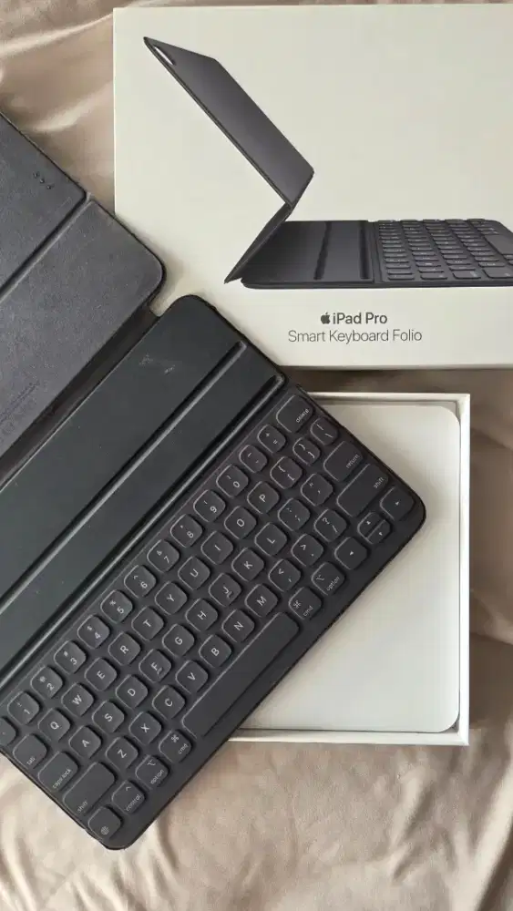 Apple Smart Folio Keyboard